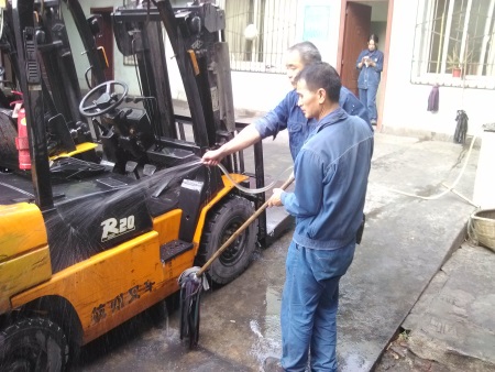 叉车清洁保养